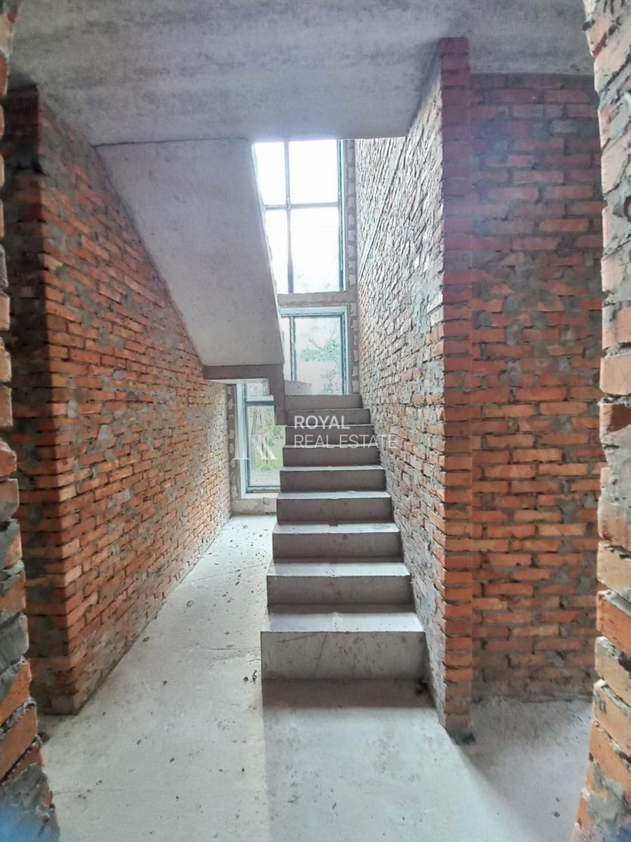 1839071886260140