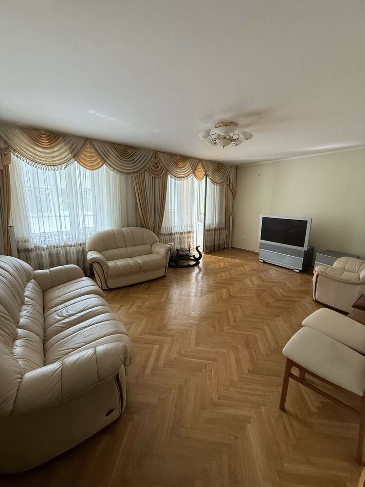 1835929753772141