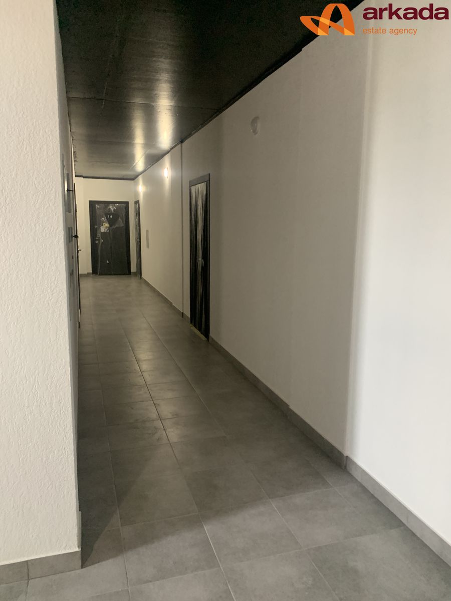 1830285181908146