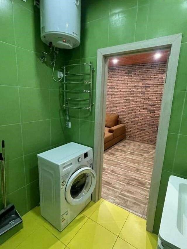 1834628635127146