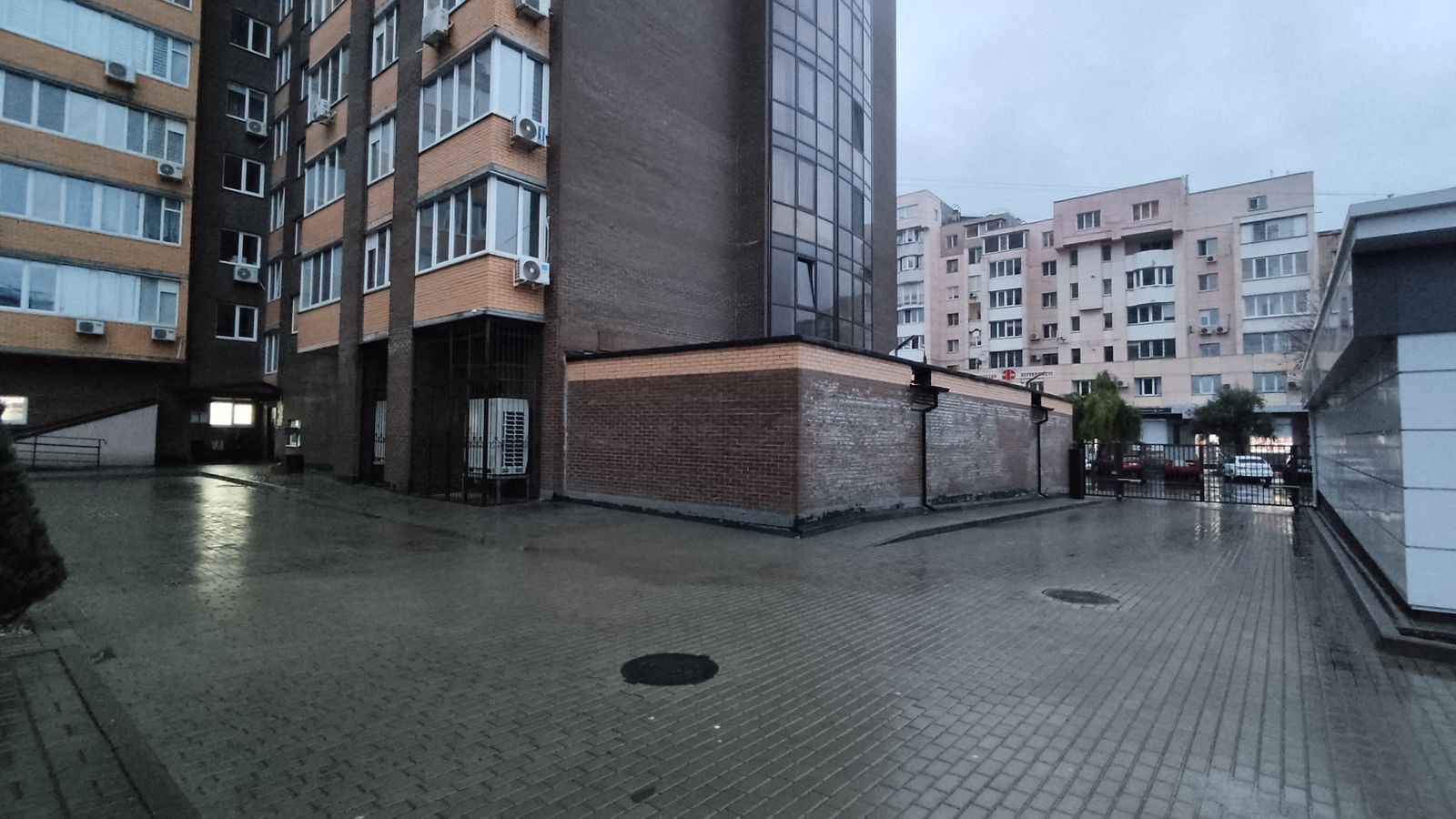 1813703996493015