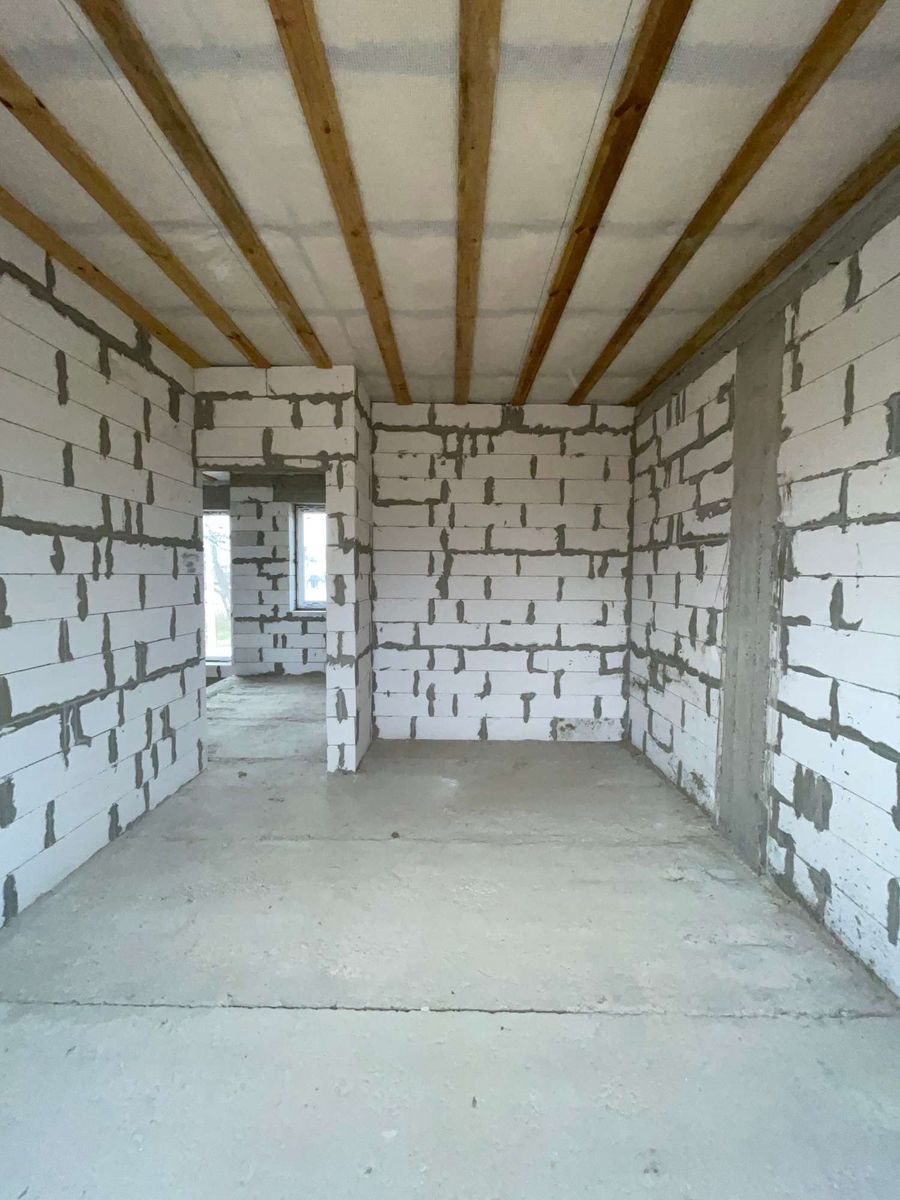 1835731923936015