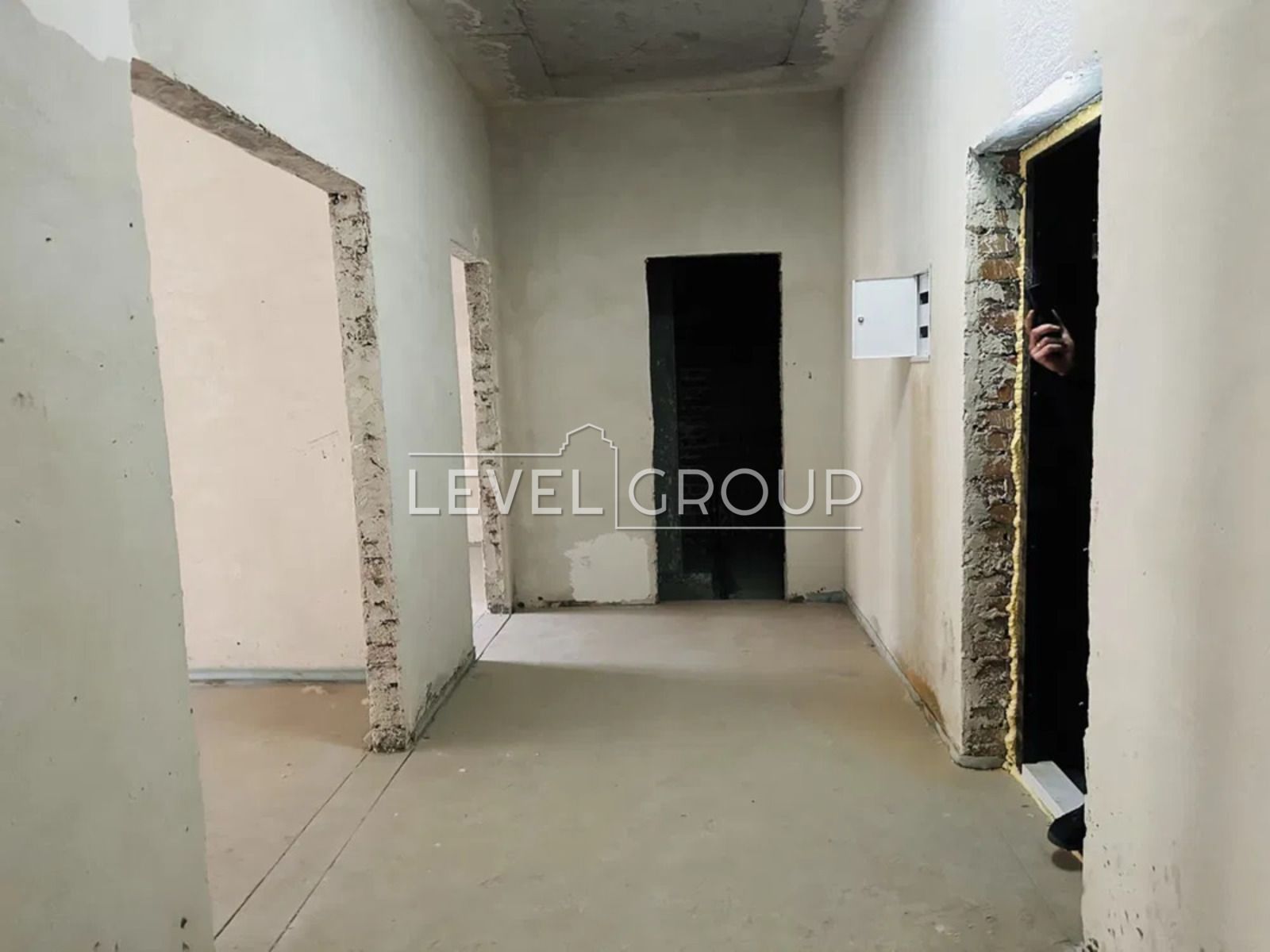 1838993958013015