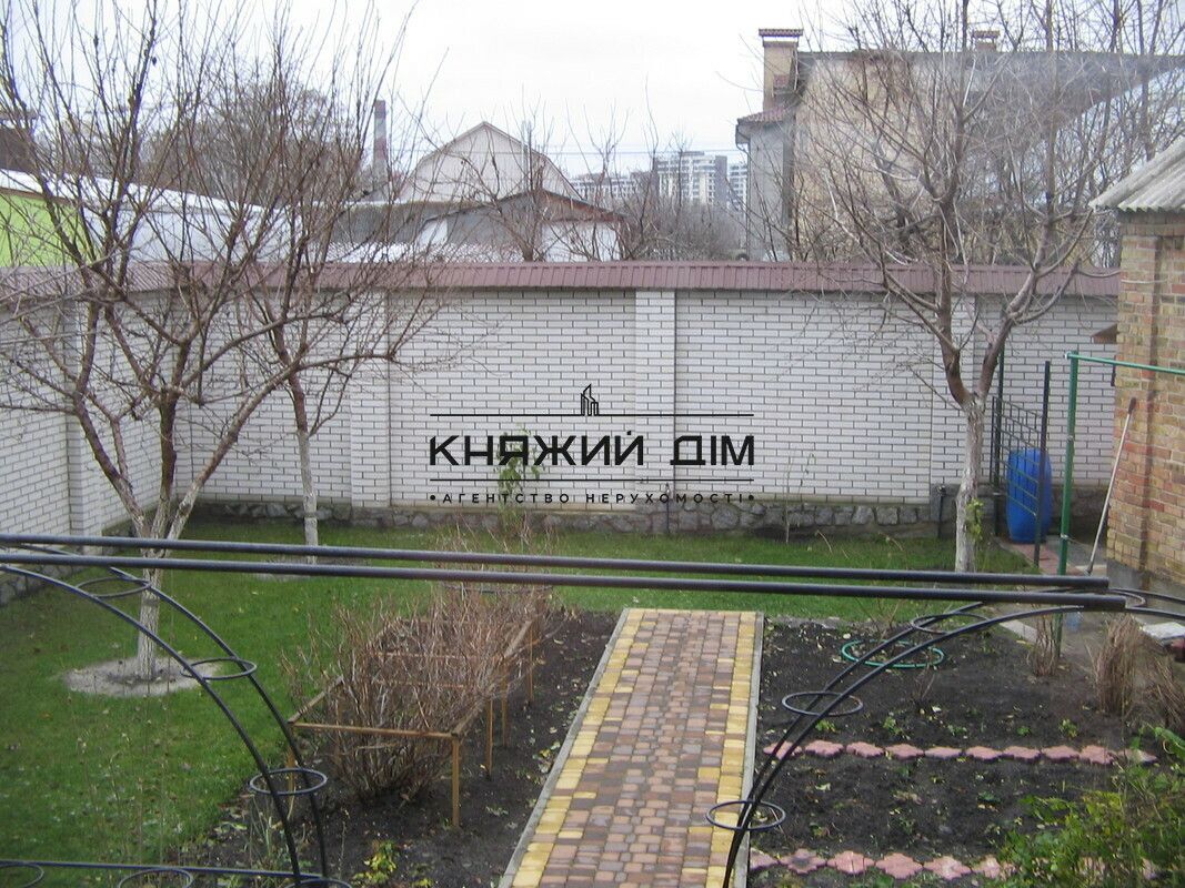 1835434126424151