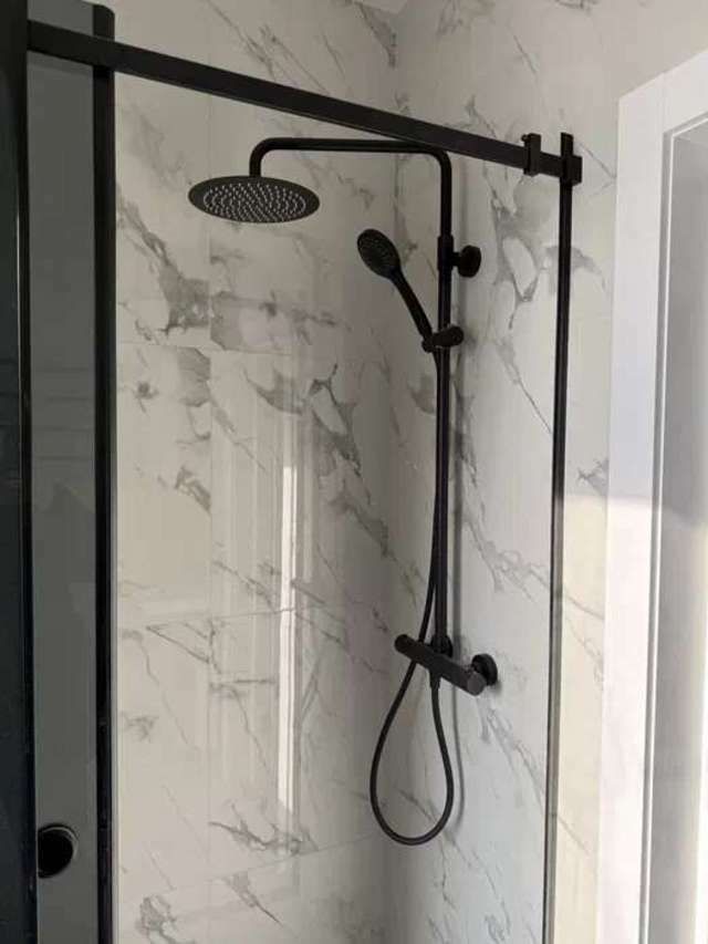 1832181958292152