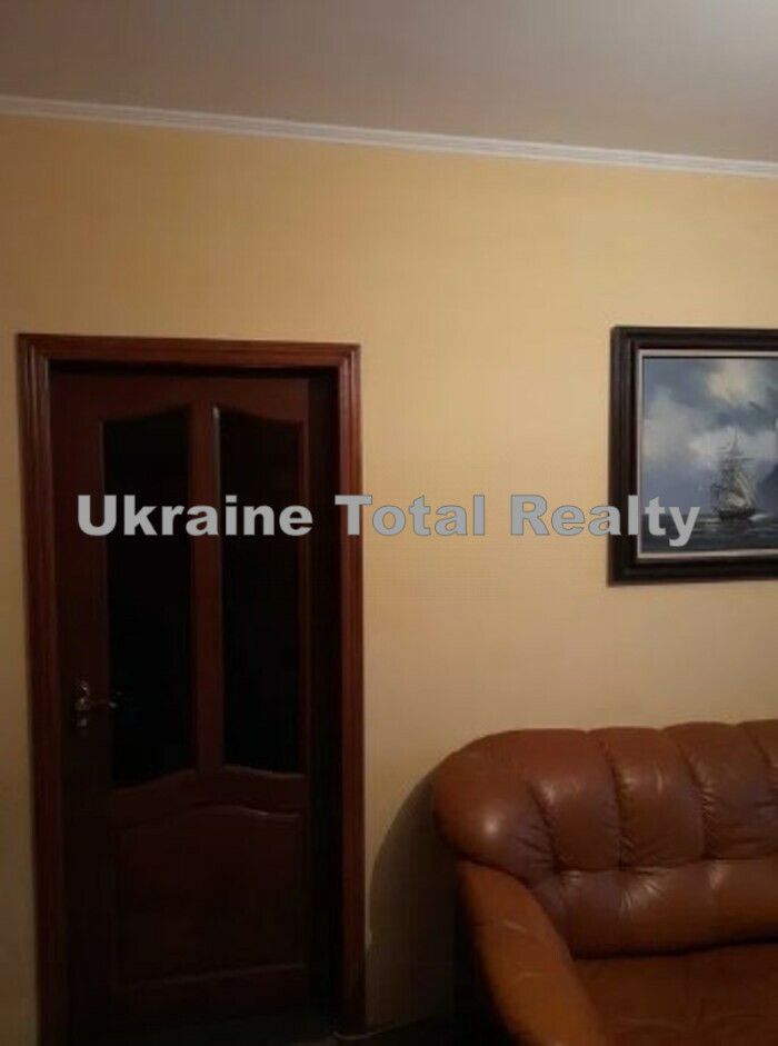 1838256176646152