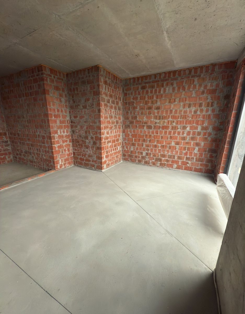 1833992156573153