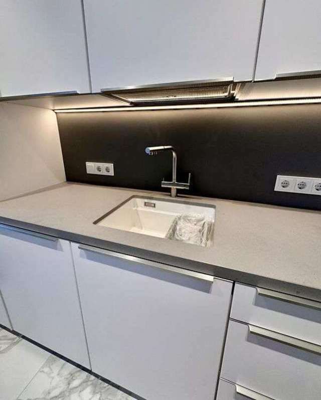 1832734543585154
