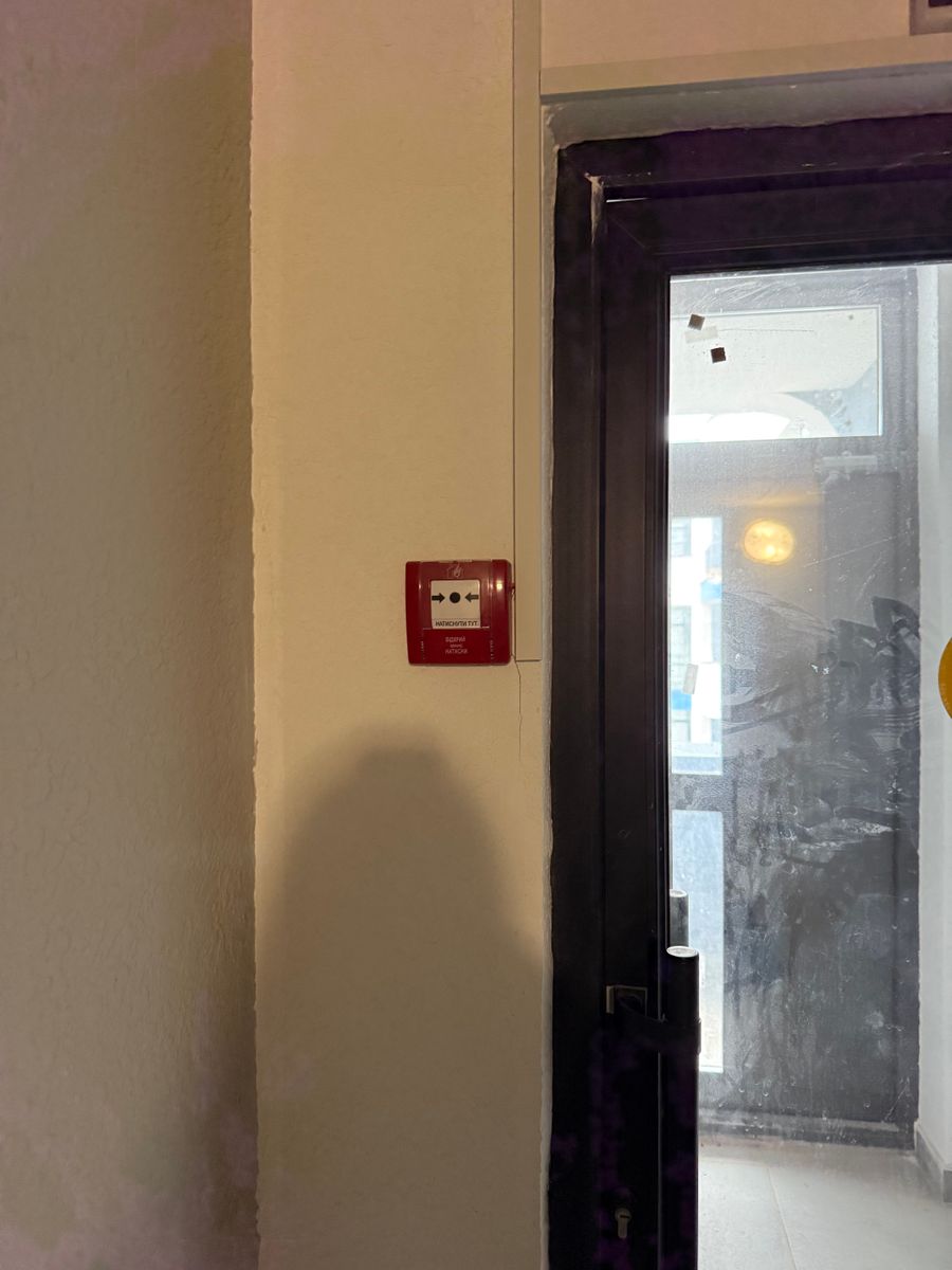 1832823355809155