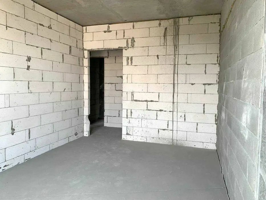 1831457837081156