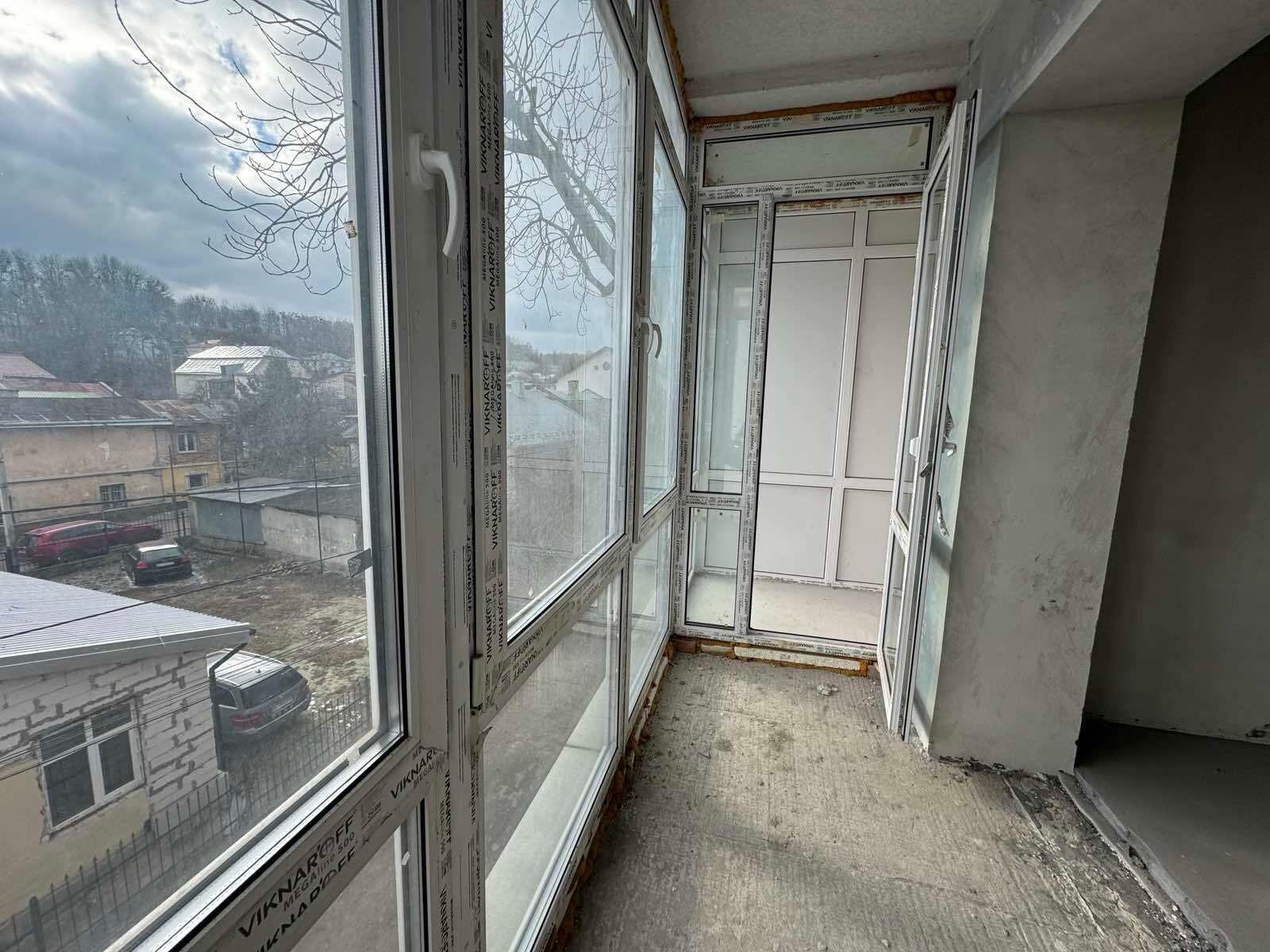 1831998567570156