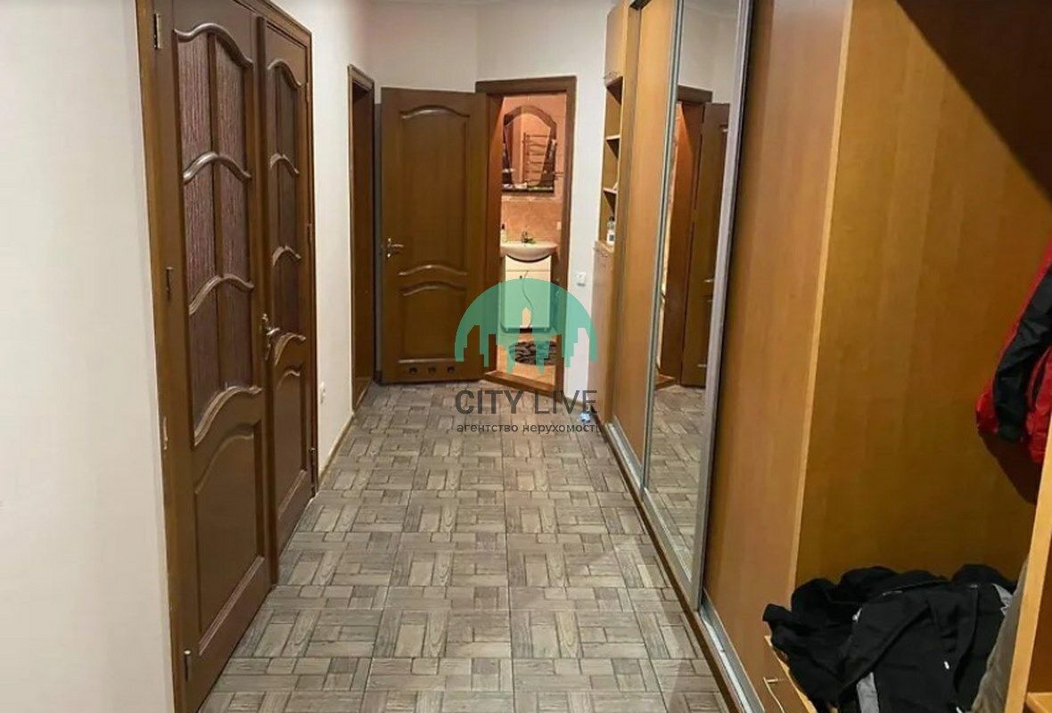 1830642483352158