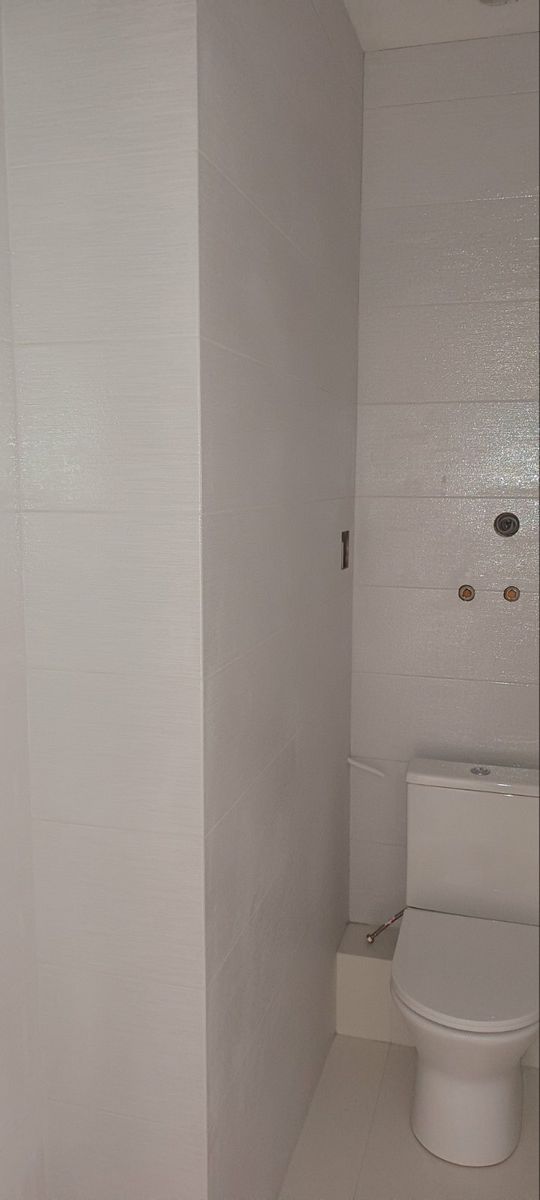 1832998337717159