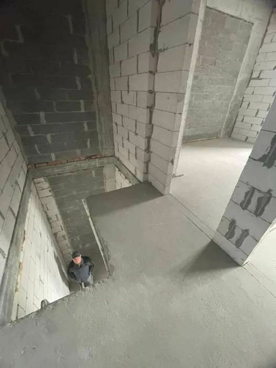1833816677945159
