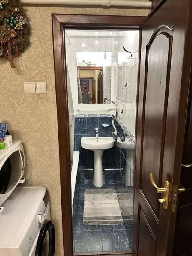 1834621663636159