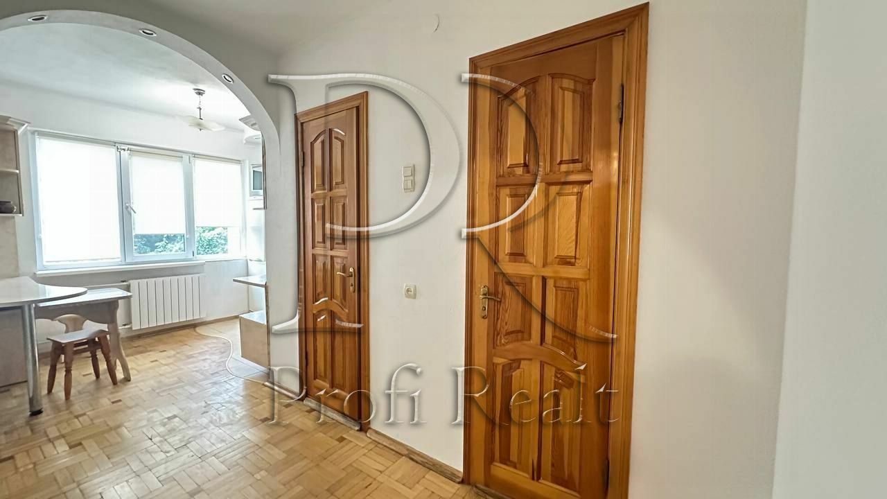 1835880648075161