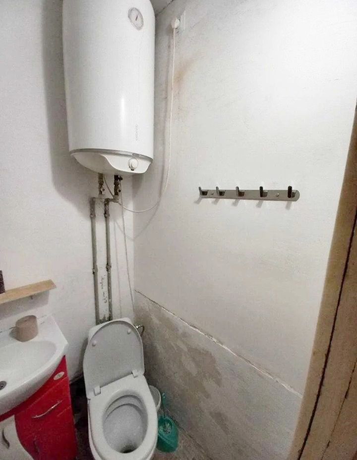 1842877878619163