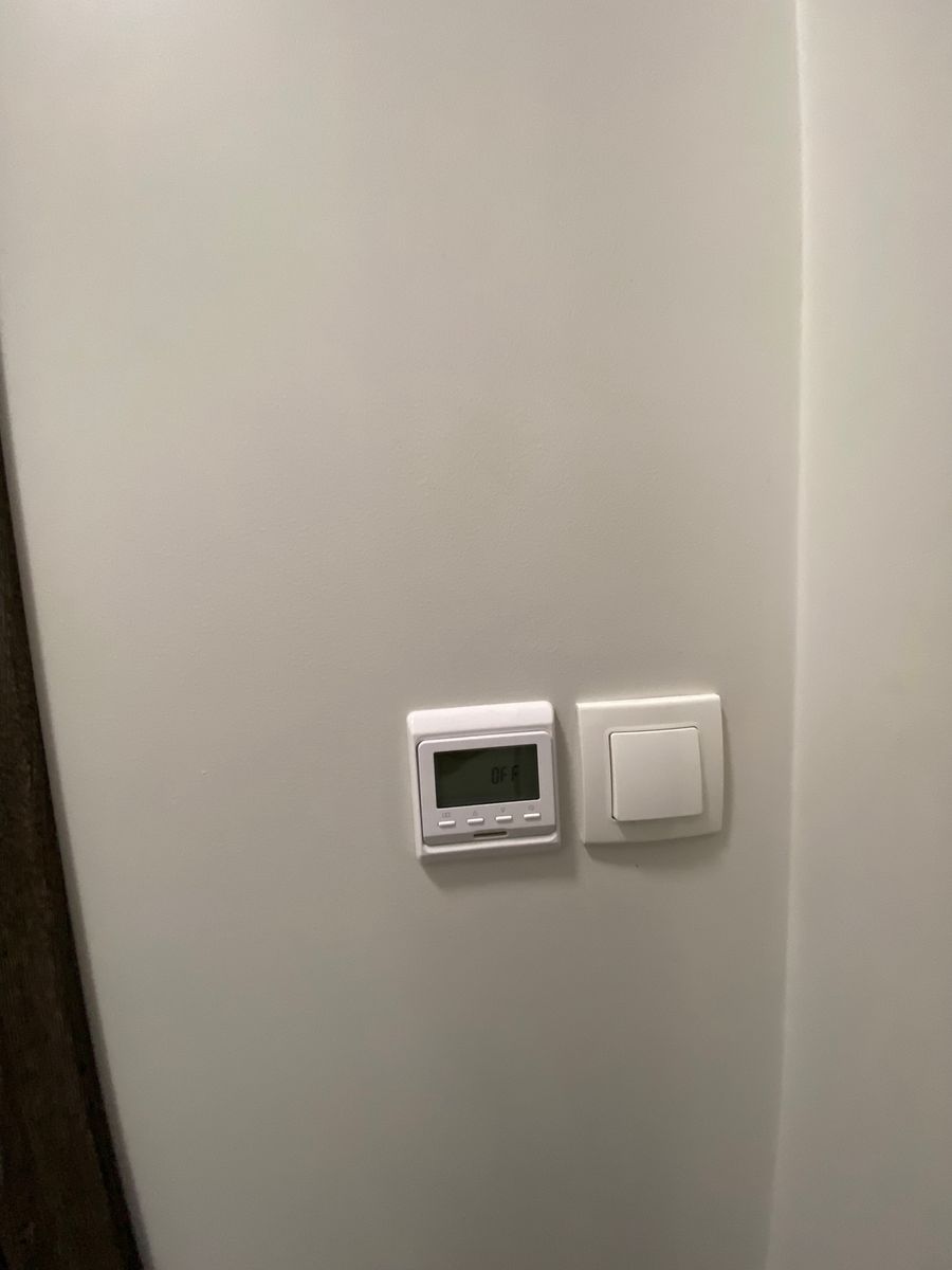 1836705618885168