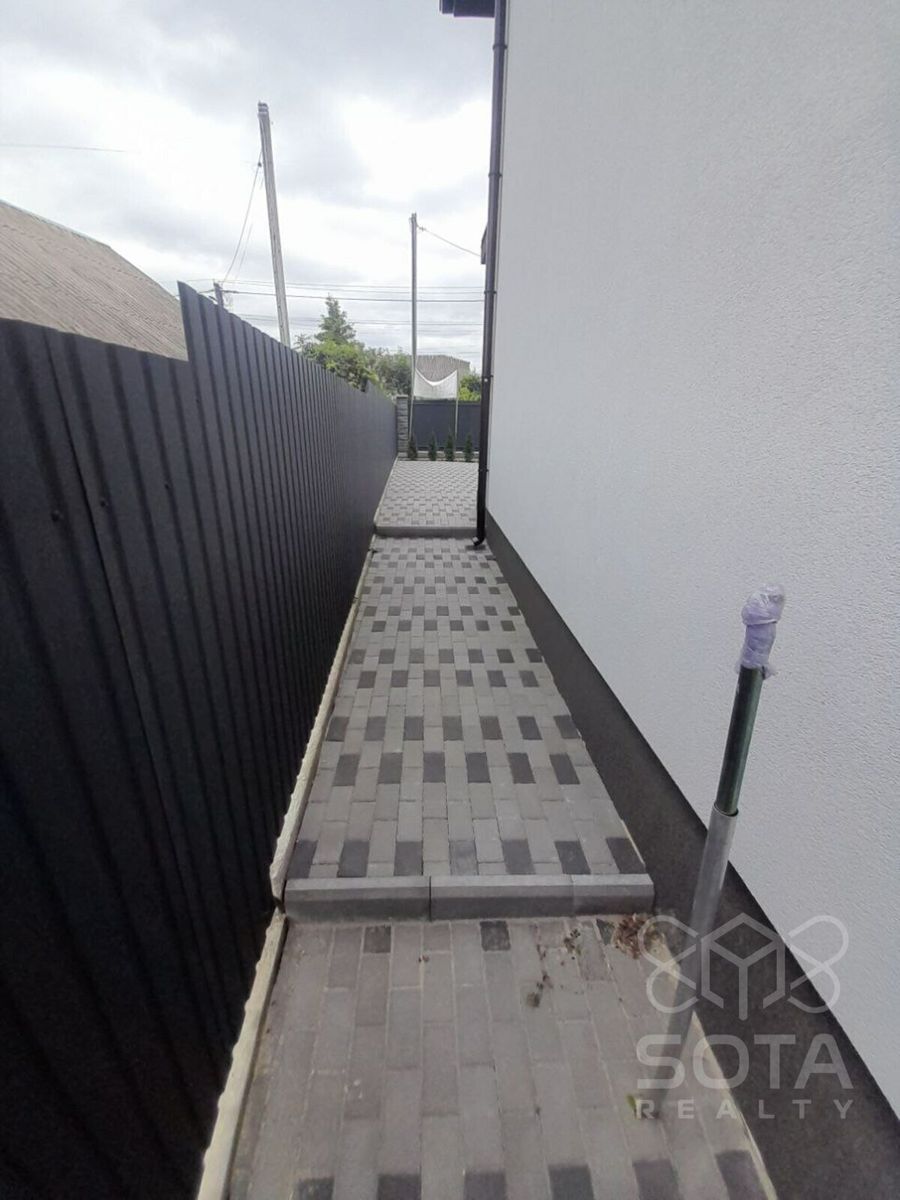 1836841846843169