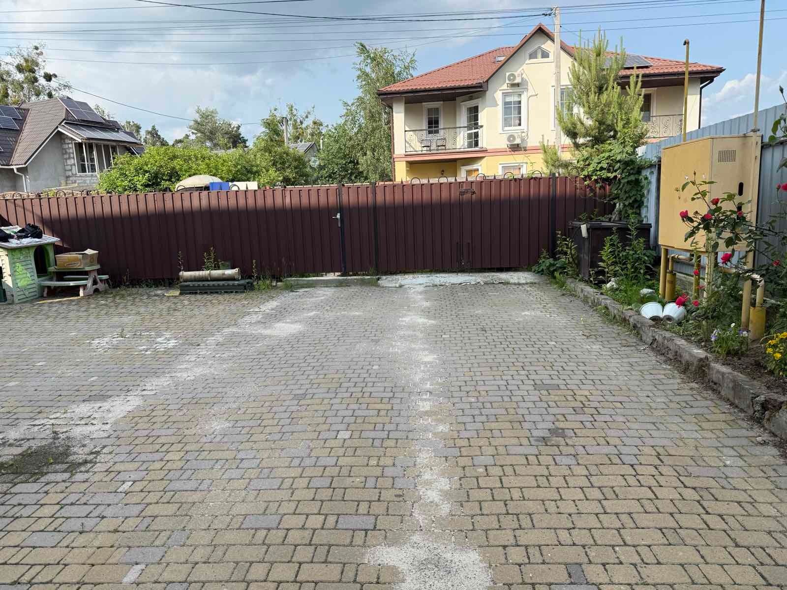 1835256473998171