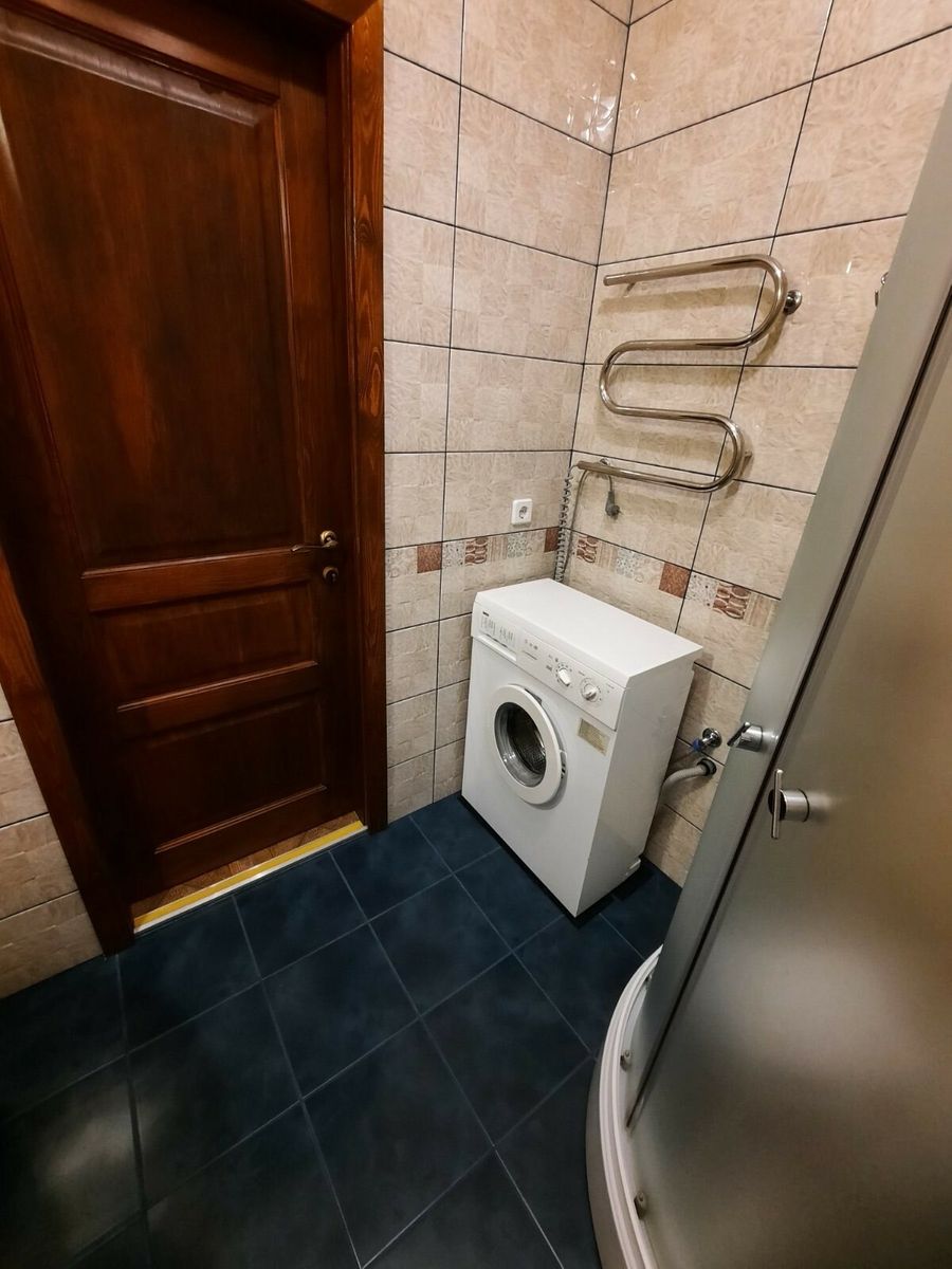 1834288167862172