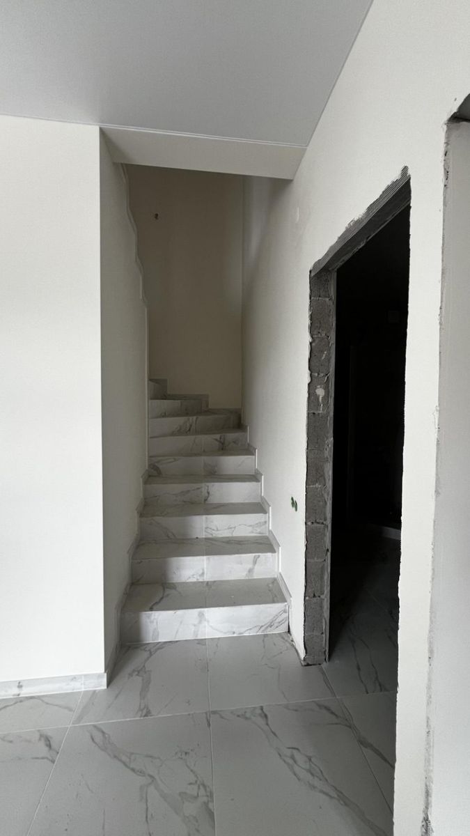 1840727644086172