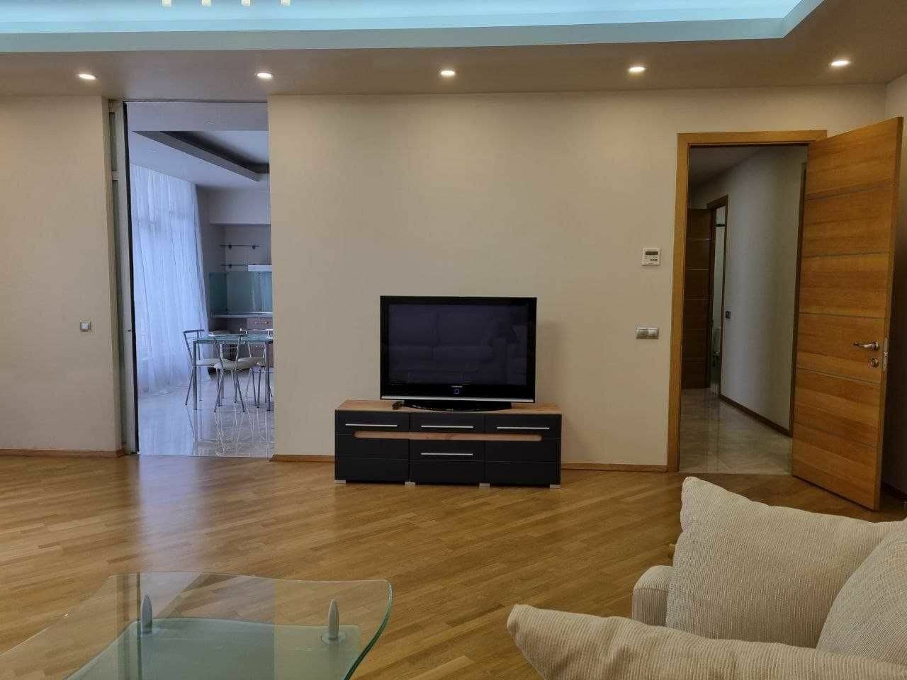 1832267863072173
