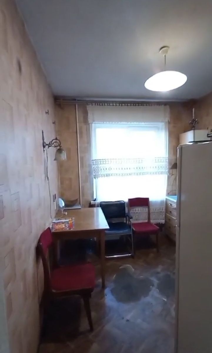 1833606121071174
