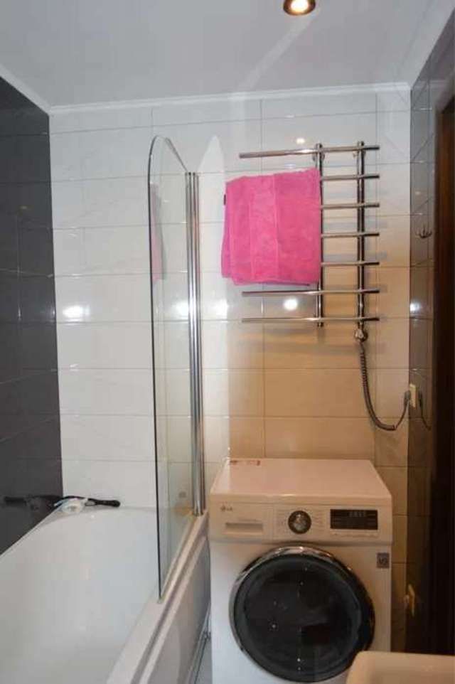 1834643023566177