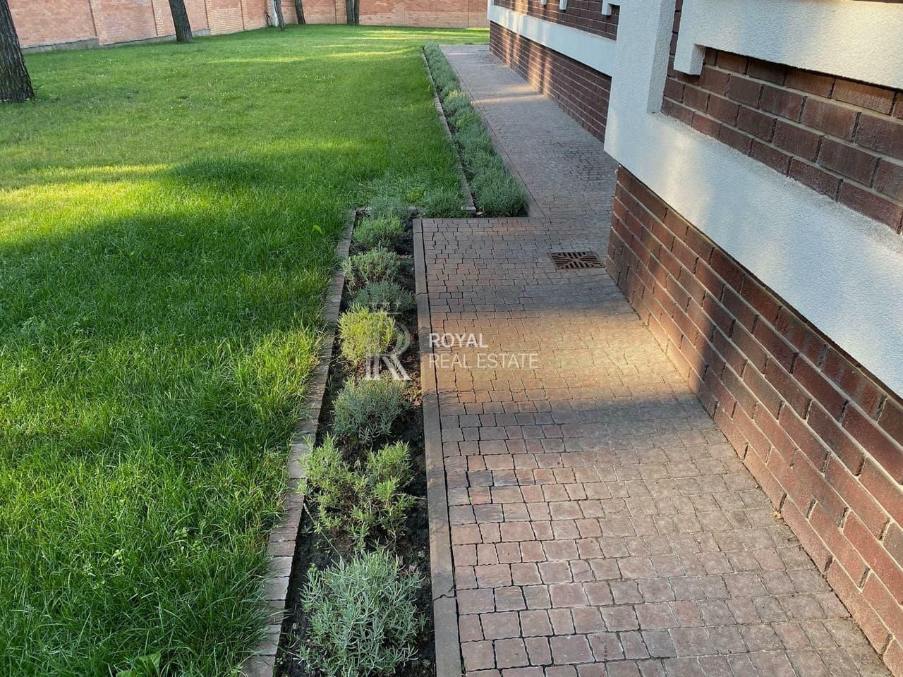 1838156898054179