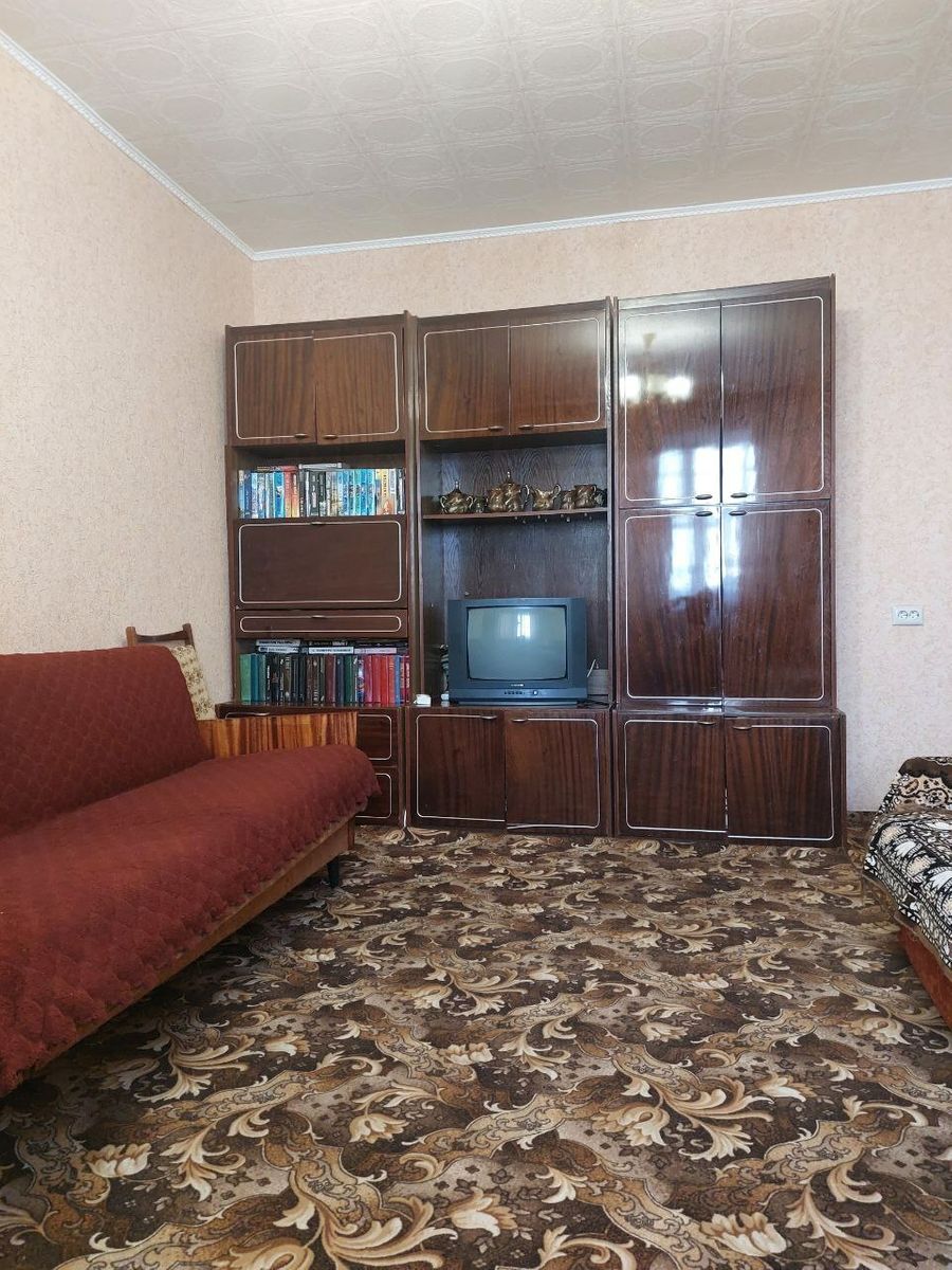 1830394736838183