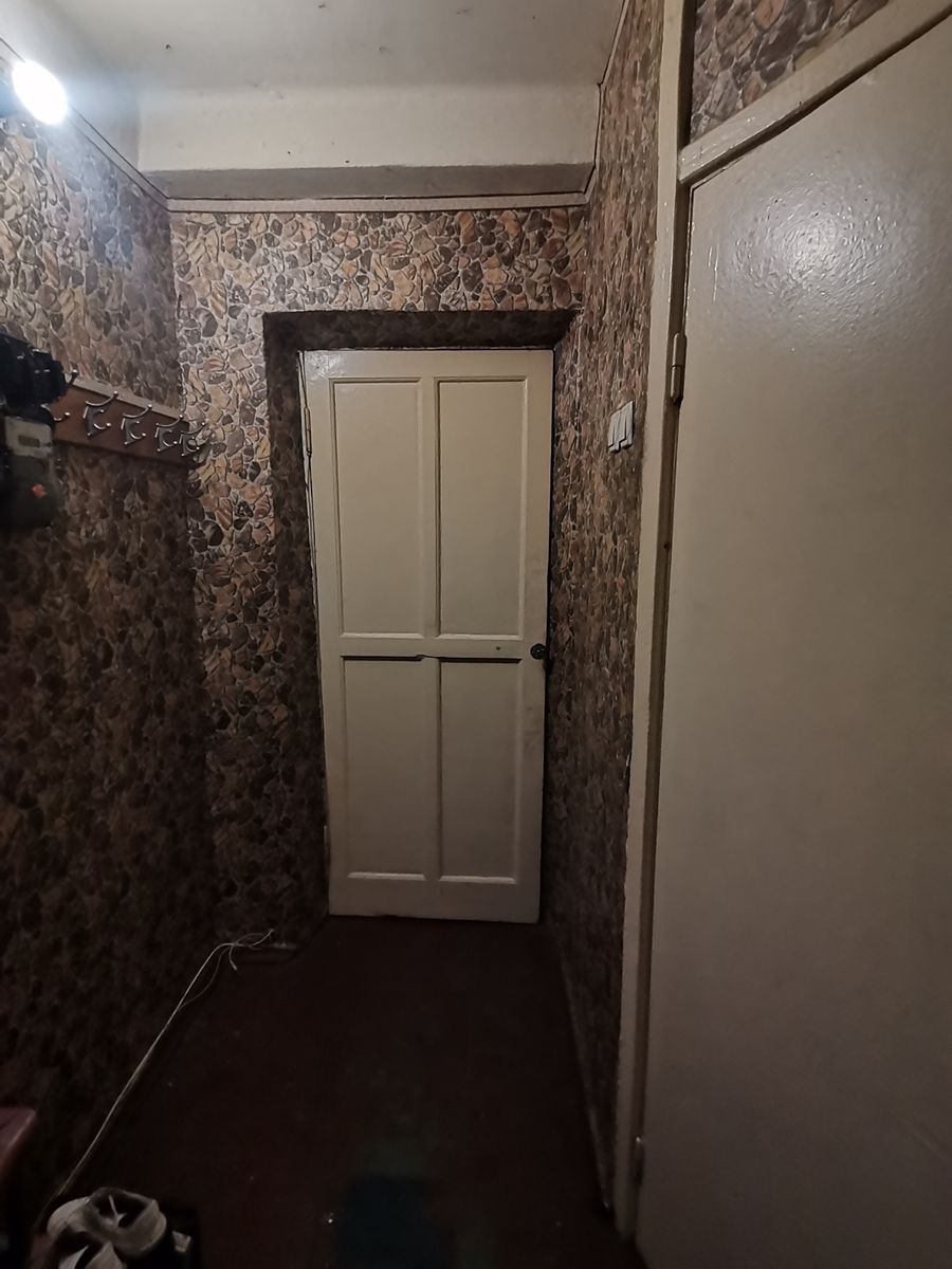 1831921047943184