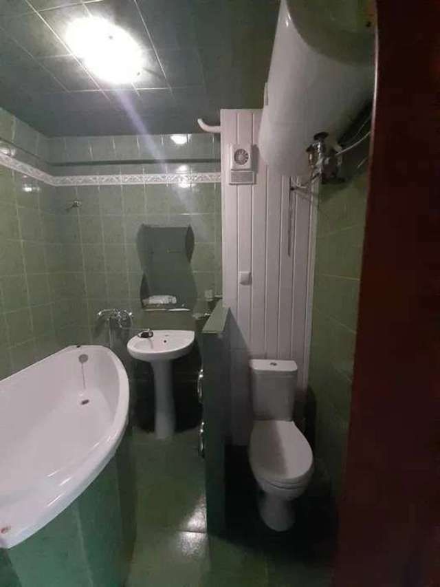 1832621439342184