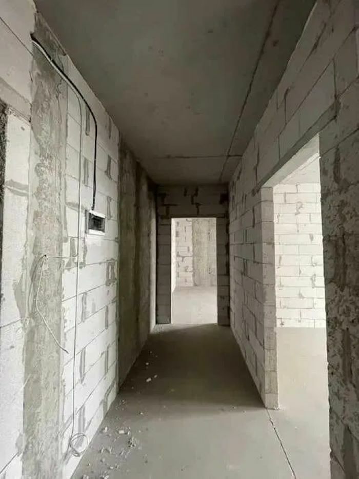 1832989413368184