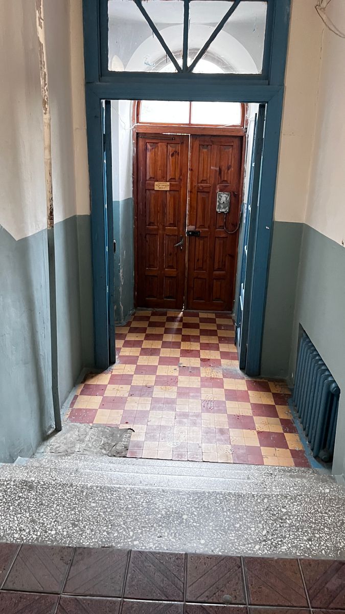1832364546947185