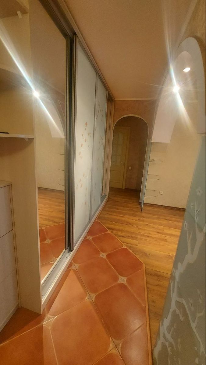 1835352796153185