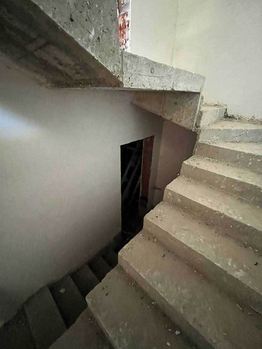 1837973461308186