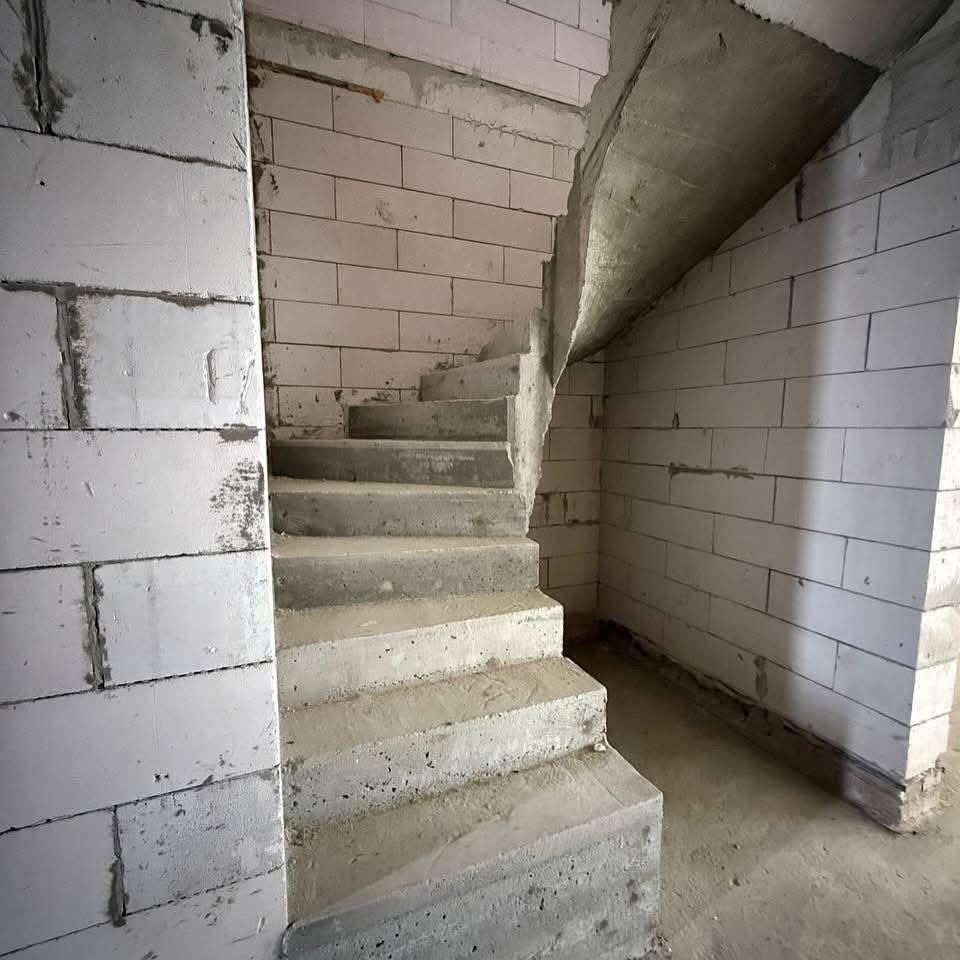 1833852387787187