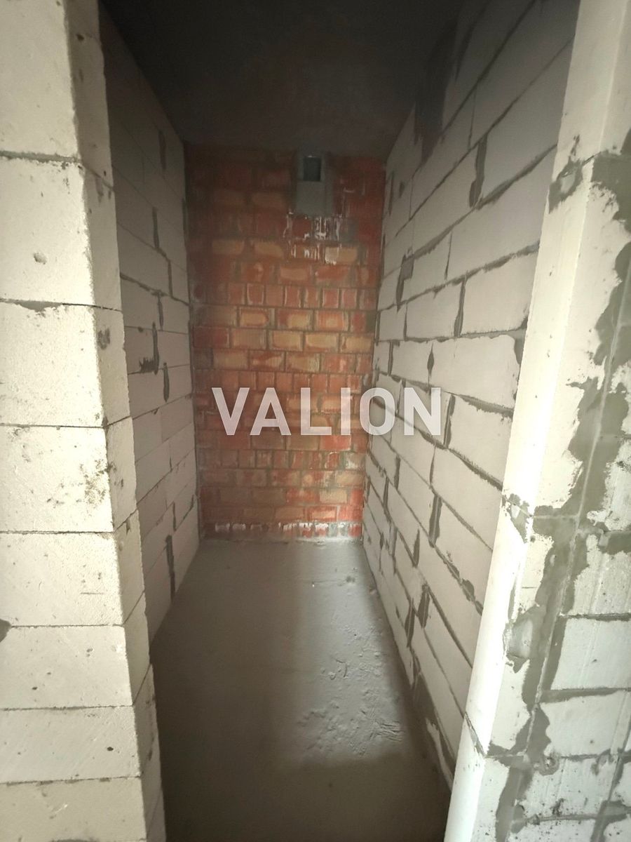 1834075747575187