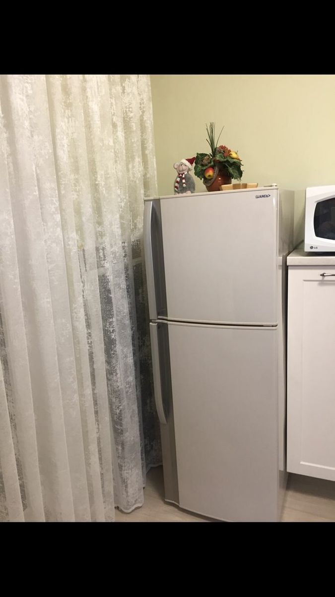 1732710672438019