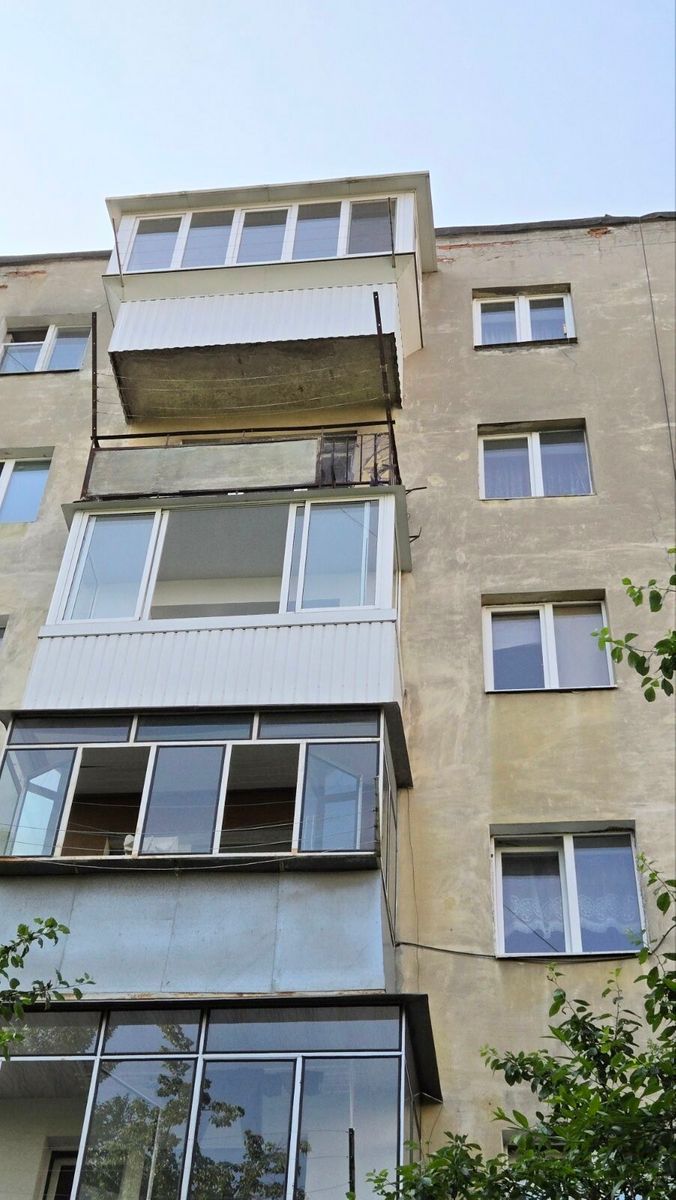 1834646716125019