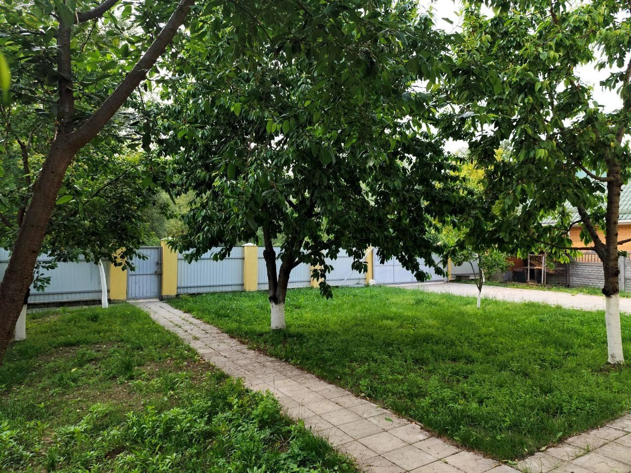 1834807015674192