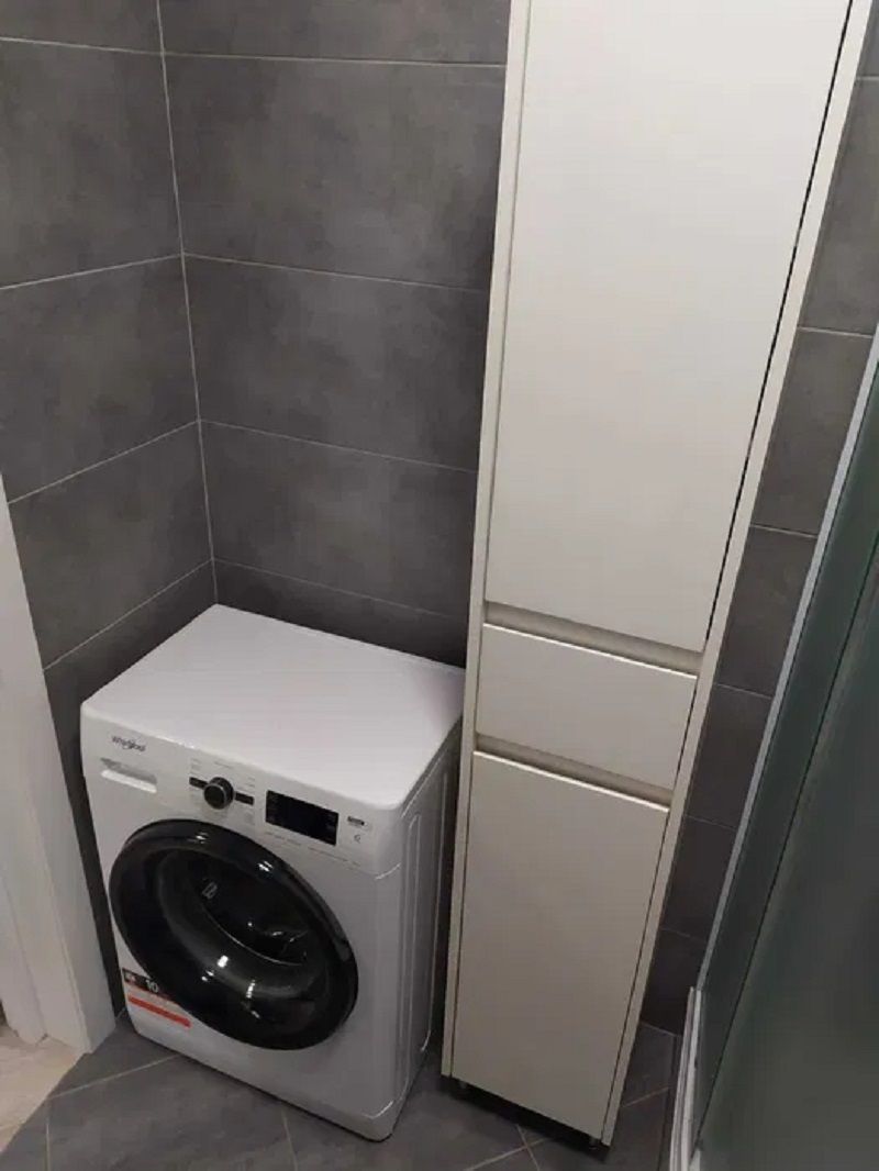 1835810818580193
