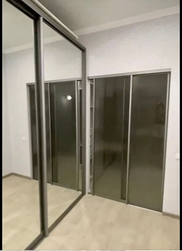 1837030692908193