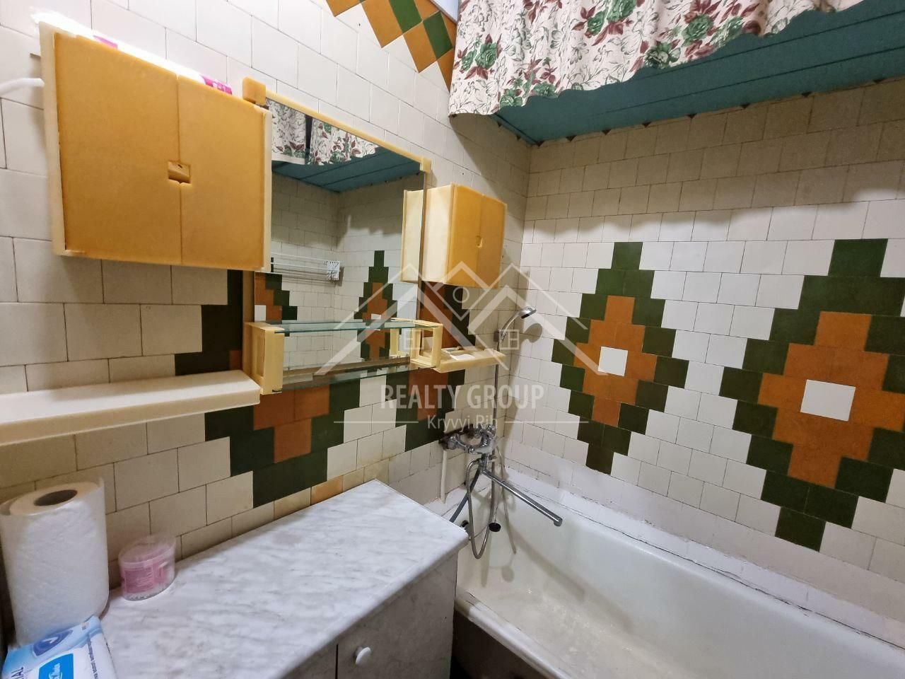 1839533104903193