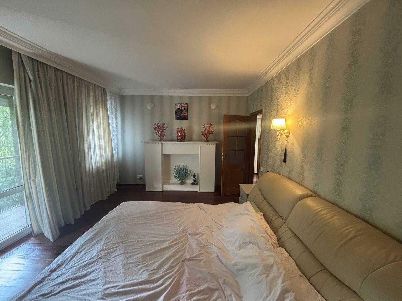 1838973923479196