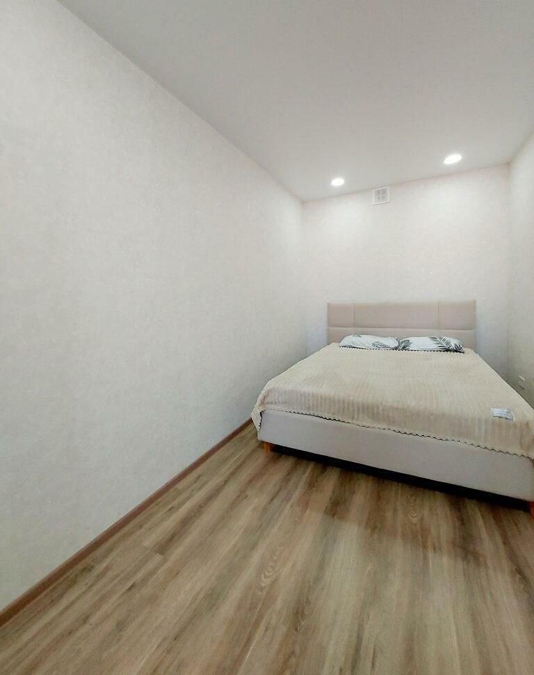 1832976273952198