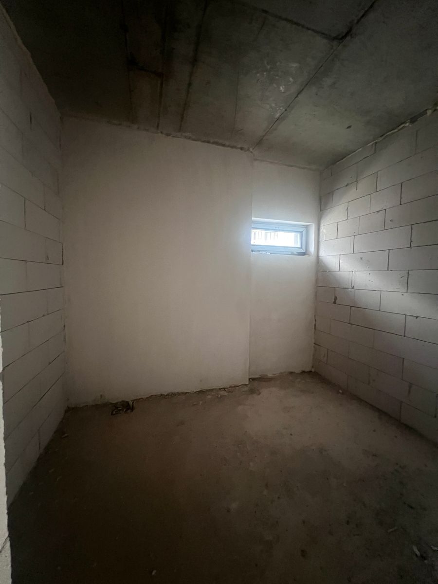 1833822674248198