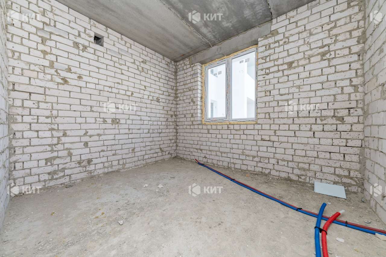 1834815013979198