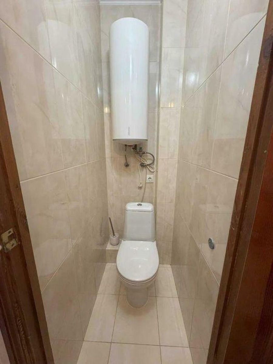 1835338968664198